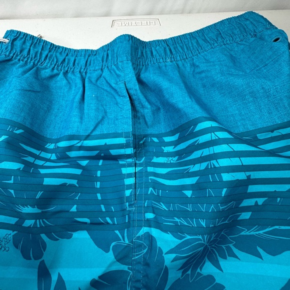 Kirkland Signature Men’s Swim Board Surfing Shorts Medium NWT - Picture 6 of 9